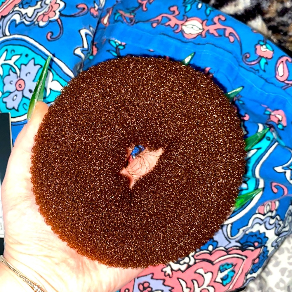 4Brown Hair will help create a nice neat bun